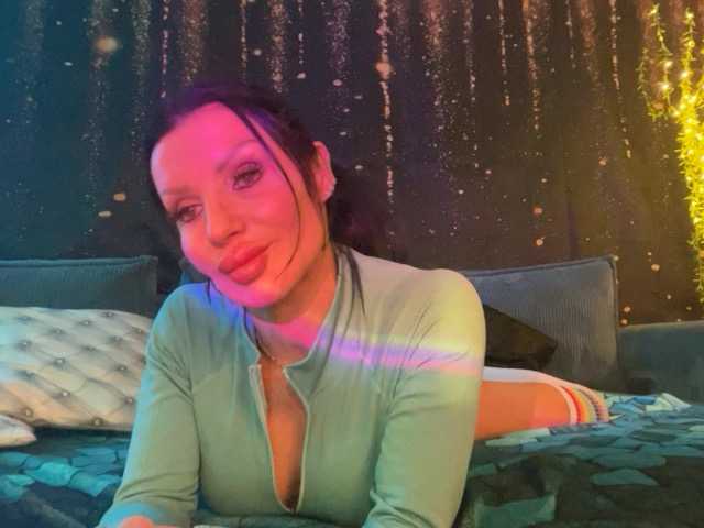 madamedecuir's BongaCams show and profile