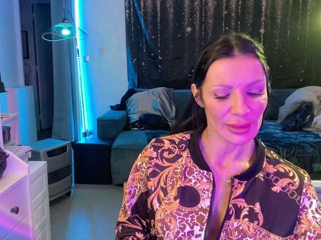 madamedecuir's BongaCams show and profile