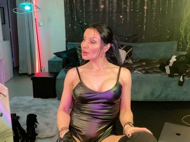 ladynamitt webcam bongacams model stream image