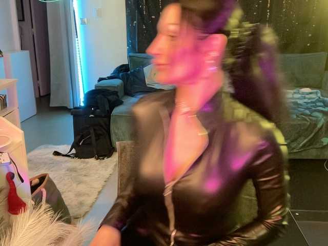 madamedecuir's BongaCams show and profile