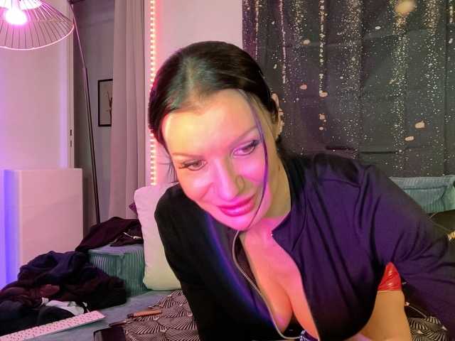 madamedecuir's BongaCams show and profile