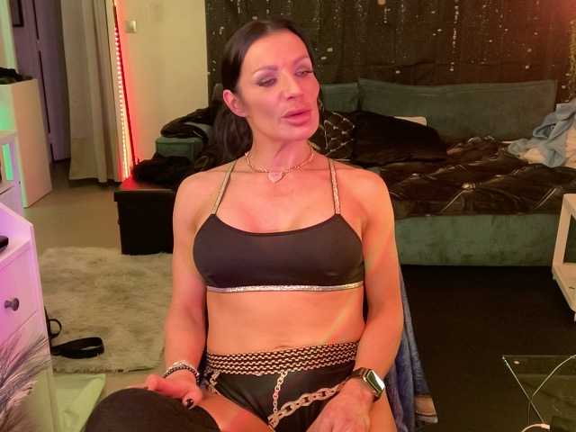 madamedecuir's BongaCams show and profile