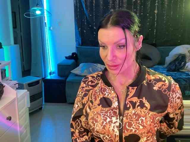 madamedecuir Live Webcam on BongaCams