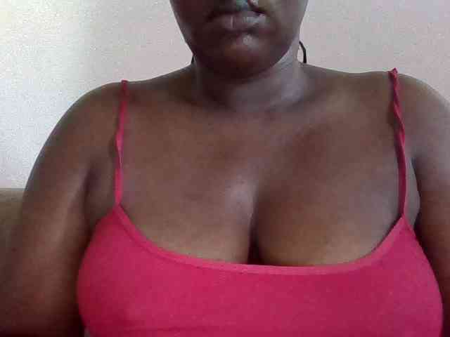 Bigassmama Live Webcam on BongaCams