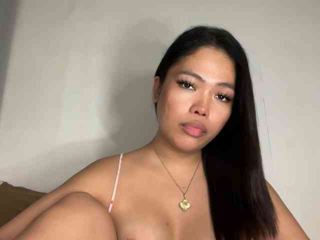 evabuntog Live Webcam on BongaCams