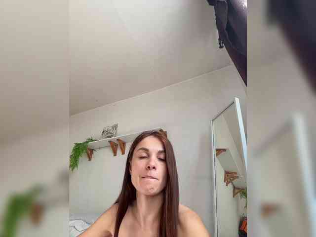 SkylarJewels webcam