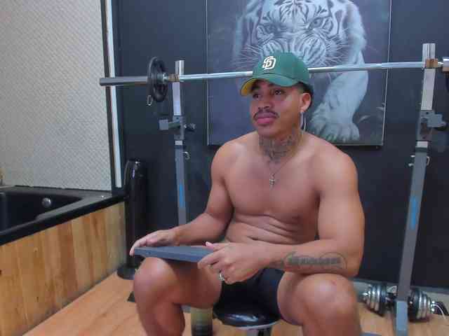 drakehot1 Live Webcam on {site_name}