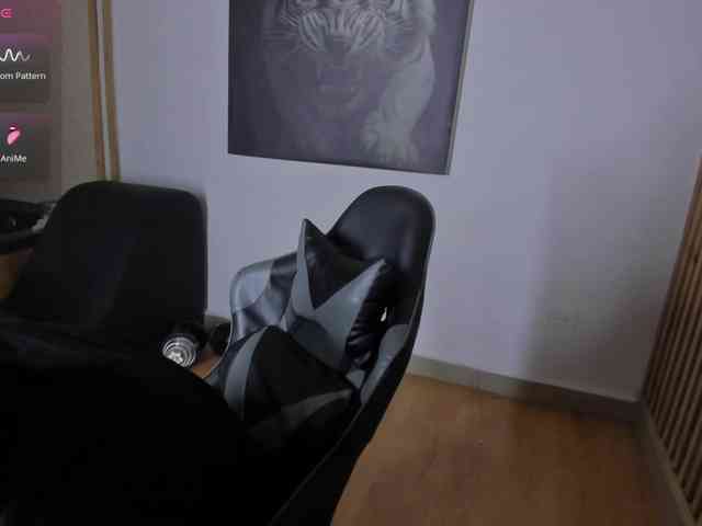 drakehot1 Live Webcam on BongaCams