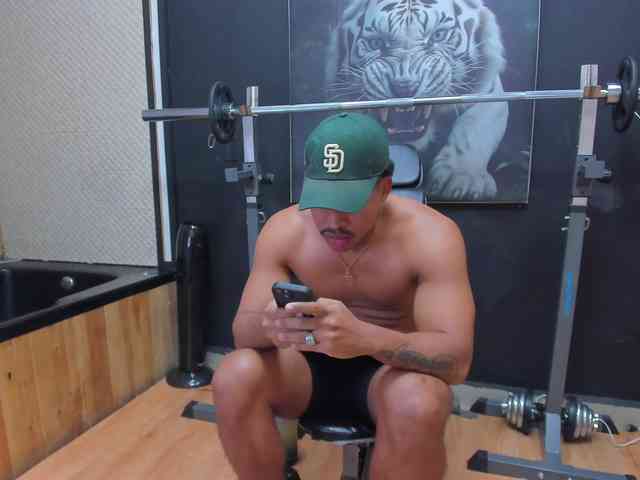 drakehot1 Live Webcam on {site_name}