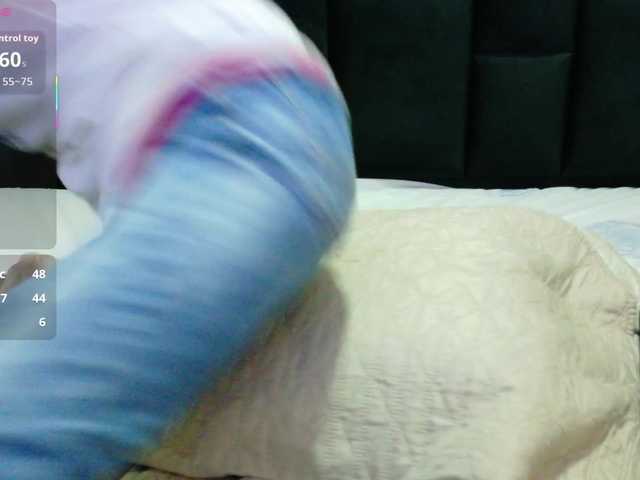 yourcuteneighbourr's BongaCams show and profile