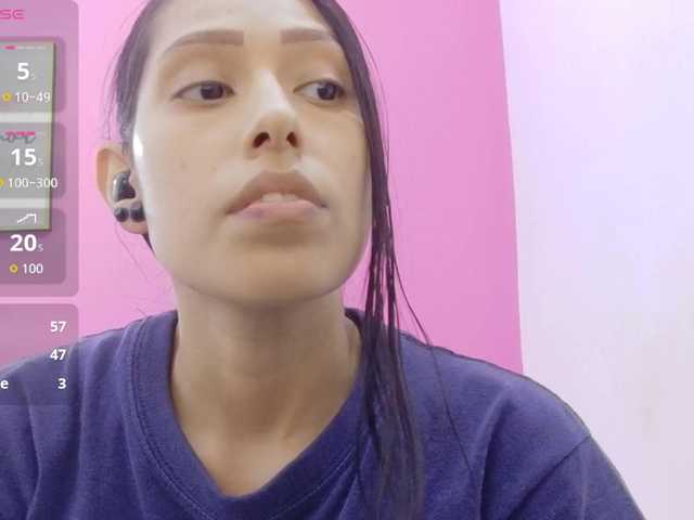 le modèle yourcuteneighbourr est en webcam porno dans un show sur le site bongacams, il possède les tags suivants: Latino/Hispanic,Brunette,Trimmed