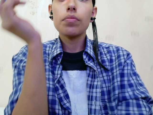 yourcuteneighbourr's BongaCams show and profile