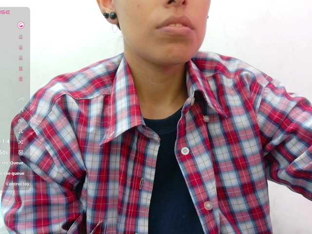 yourcuteneighbourr's BongaCams show and profile