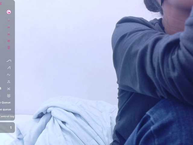 yourcuteneighbourr's BongaCams show and profile