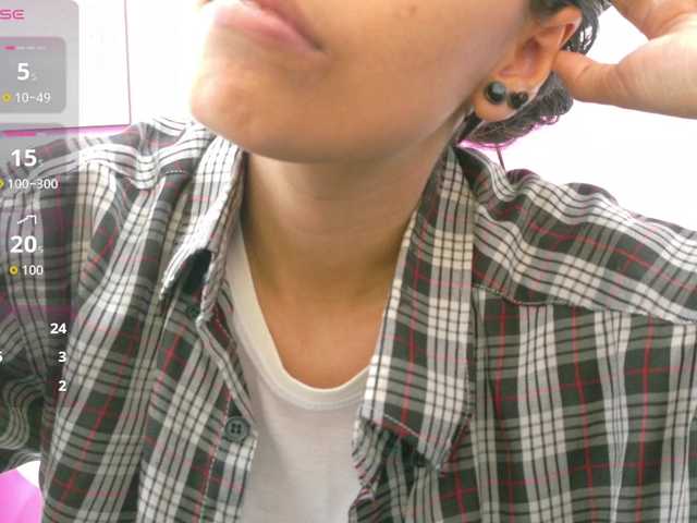 yourcuteneighbourr's BongaCams show and profile