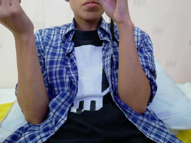 yourcuteneighbourr's BongaCams show and profile