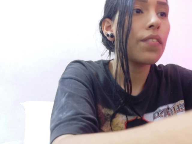 yourcuteneighbourr's BongaCams show and profile