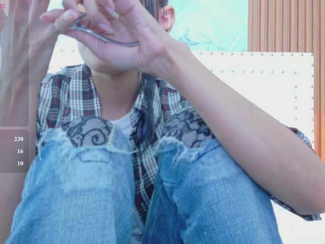 yourcuteneighbourr's BongaCams show and profile