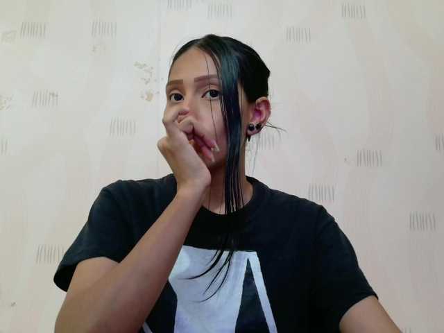 yourcuteneighbourr's BongaCams show and profile