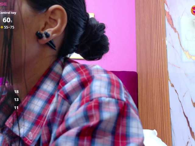 yourcuteneighbourr's BongaCams show and profile