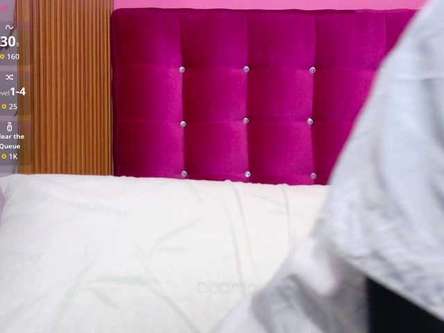 yourcuteneighbourr's BongaCams show and profile