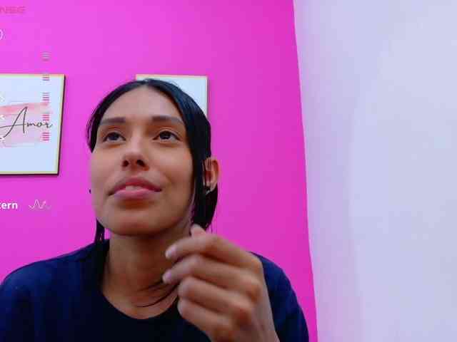 yourcuteneighbourr webcam