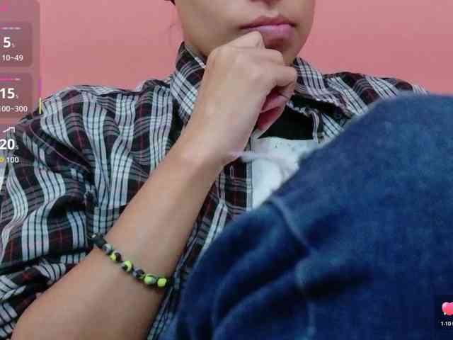 yourcuteneighbourr webcam