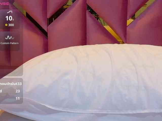 yourcuteneighbourr webcam