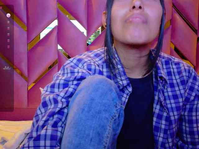 yourcuteneighbourr webcam