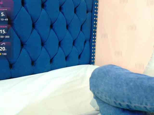 yourcuteneighbourr webcam