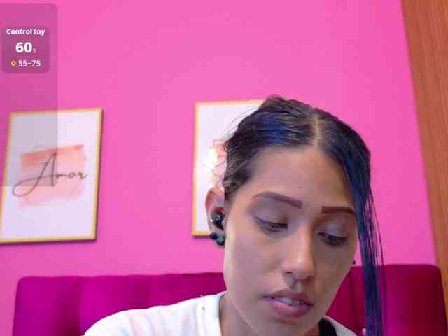 yourcuteneighbourr webcam