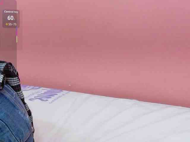 yourcuteneighbourr webcam