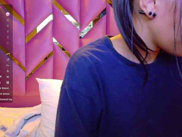 yourcuteneighbourr webcam