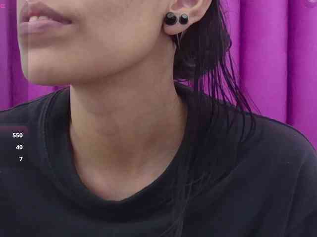 yourcuteneighbourr webcam