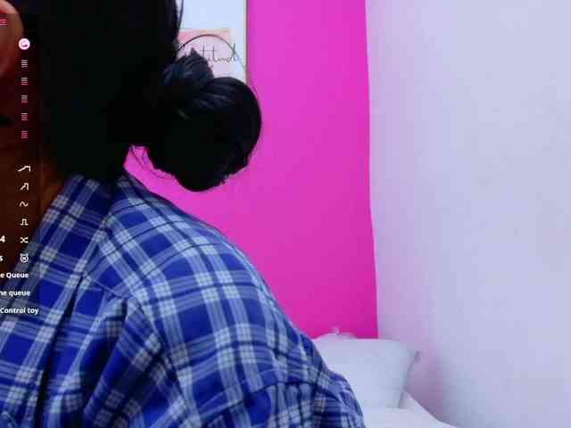 yourcuteneighbourr webcam