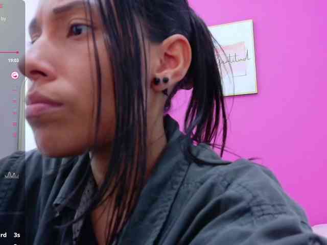 yourcuteneighbourr webcam
