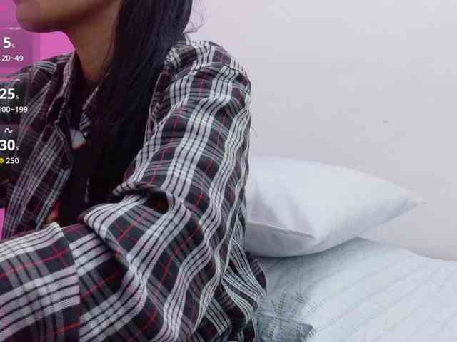 yourcuteneighbourr webcam