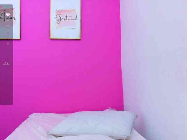 yourcuteneighbourr webcam