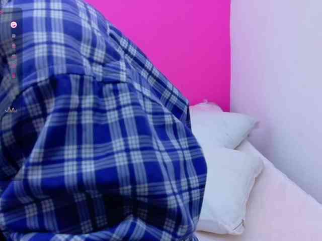 yourcuteneighbourr webcam