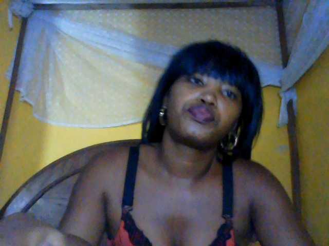 kylie11's BongaCams show and profile