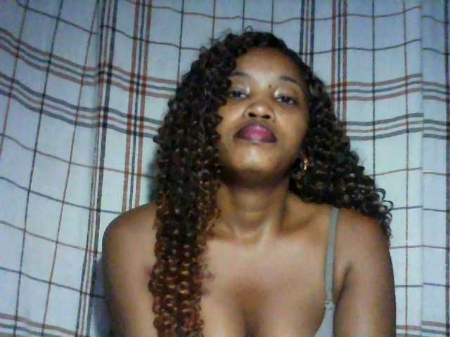 kylie11's BongaCams show and profile