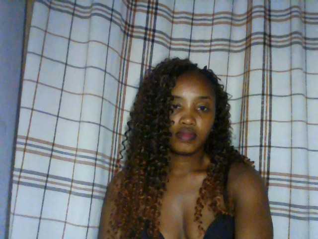 kylie11's BongaCams show and profile