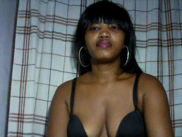 kylie11's BongaCams show and profile