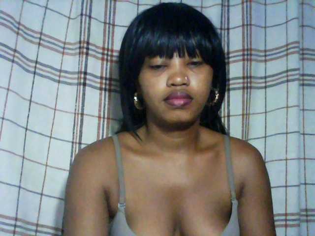 kylie11's BongaCams show and profile