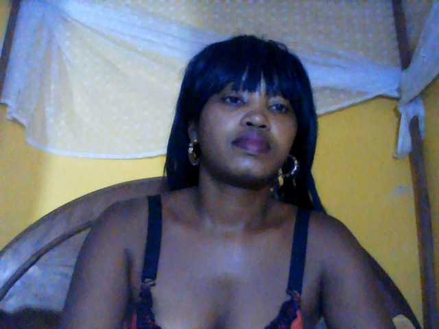 kylie11's BongaCams show and profile