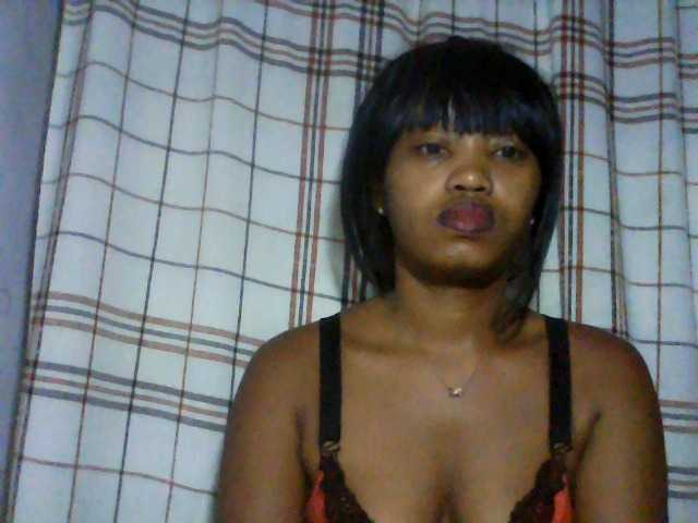 kylie11 webcam bongacams model stream image