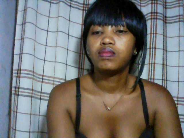 kylie11 webcam bongacams model stream image