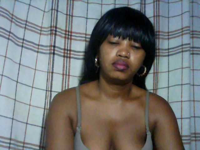 kylie11's BongaCams show and profile