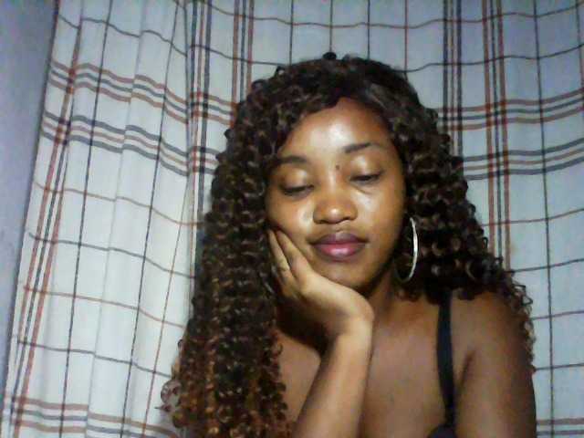 kylie11's BongaCams show and profile