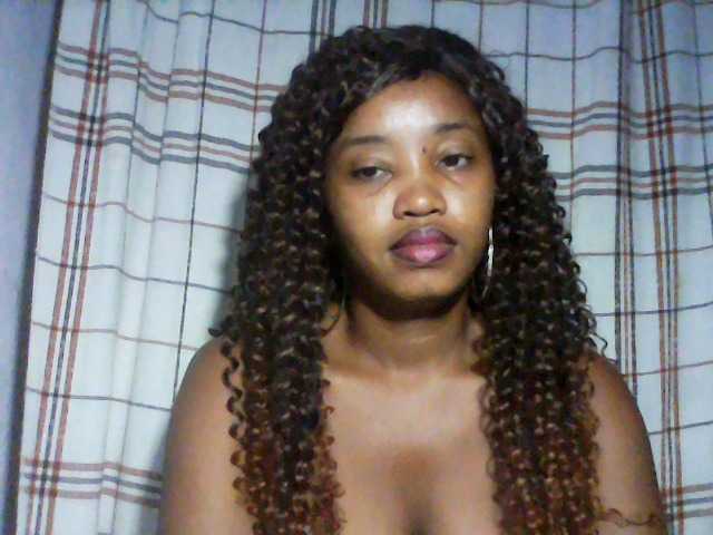 kylie11's BongaCams show and profile